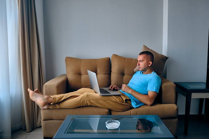 That Used Couch for Sale: 5 Red Flags the Photos Won’t Show You